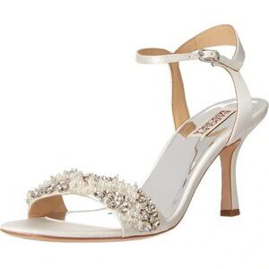 Badgley Mischka Size 9.5 White Crystal & Pearl Embellished Sandals Heels